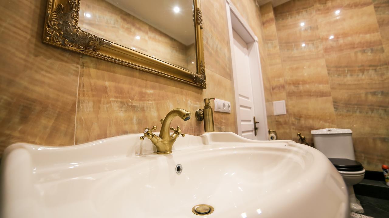 Appartement Franco Luxury à Lviv Extérieur photo